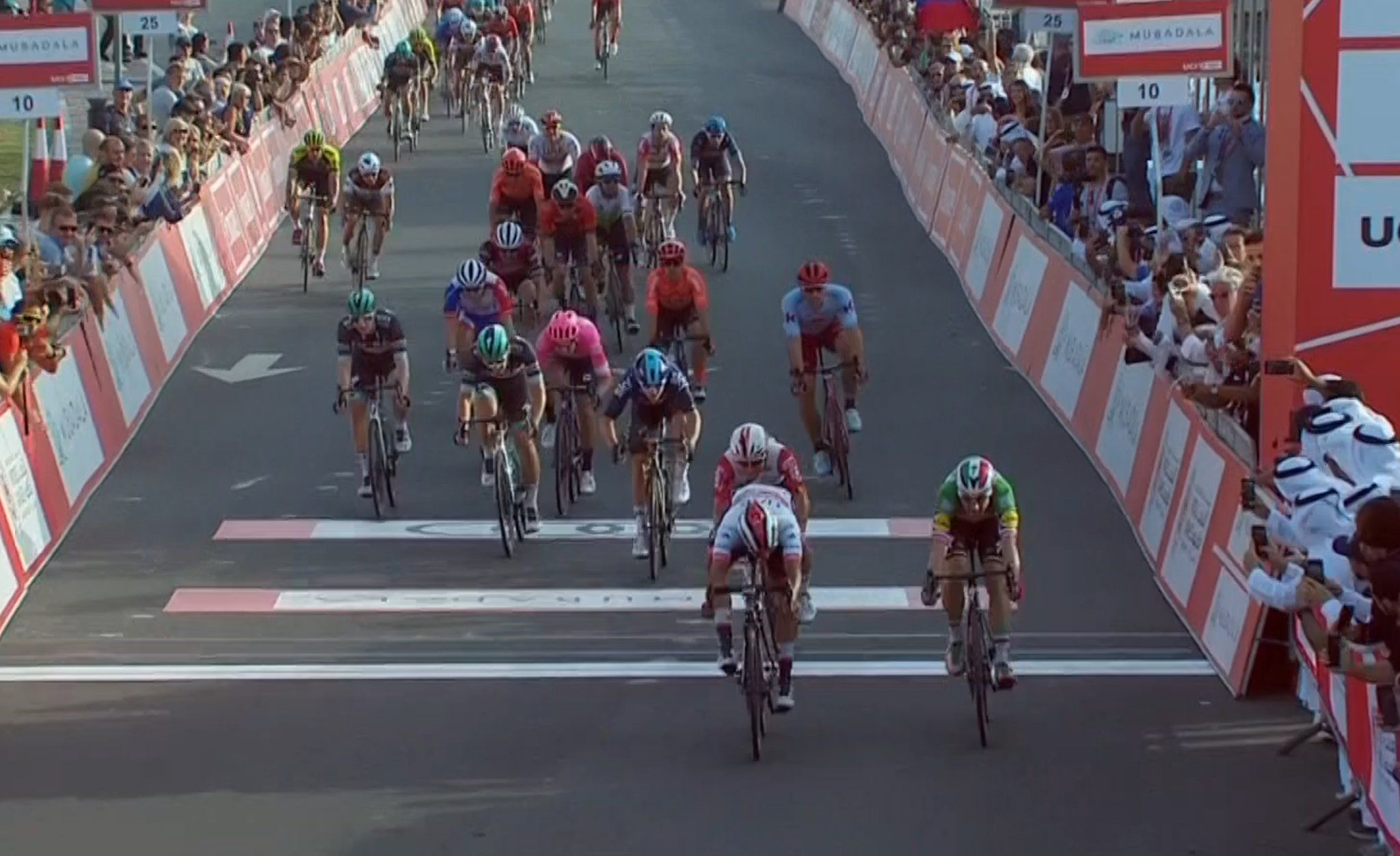 Fernando Gaviria gagne la deuxième étape du UAE Tour