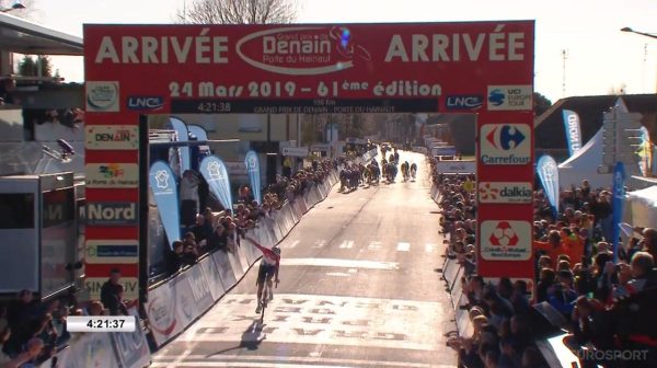 Le gros numéro de Mathieu van der Poel à Denain