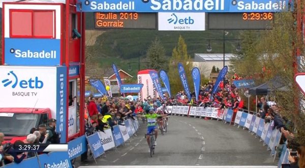 Julian Alaphilippe gagne la deuxième étape du Tour du Pays Basque
