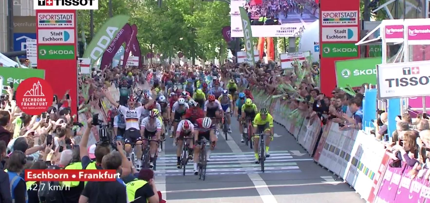 Pascal Ackermann gagne à Francfort