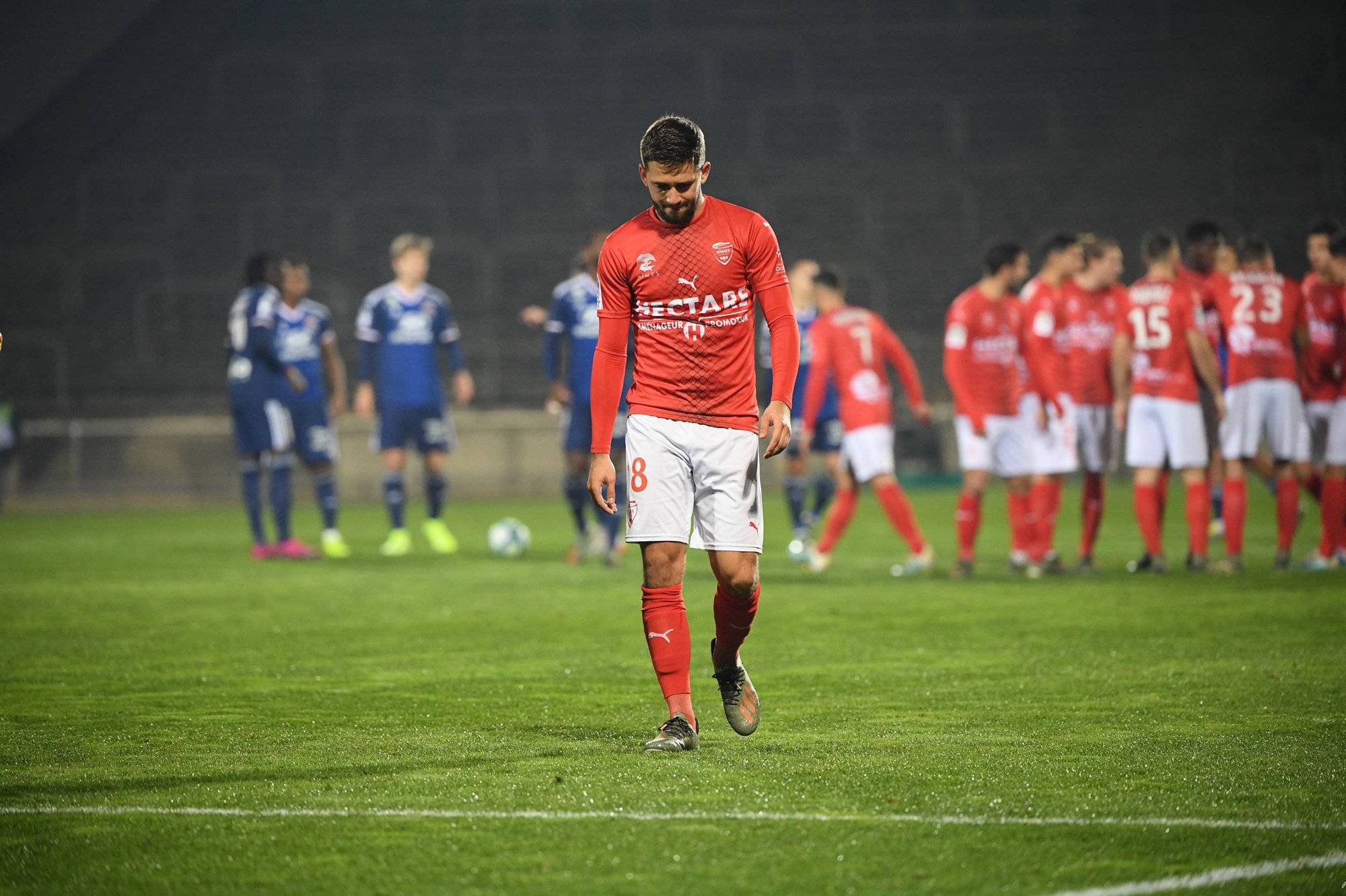 Nîmes se saborde puis coule