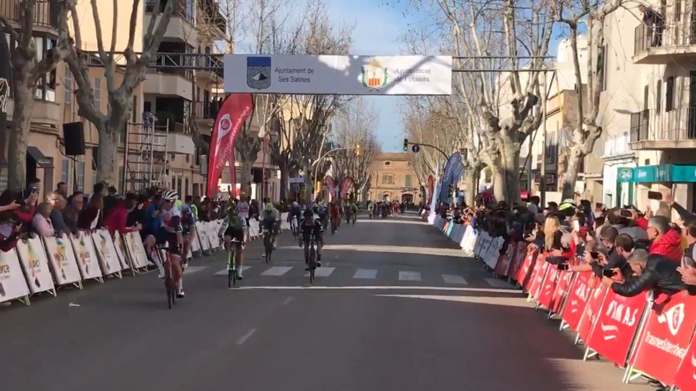 Matteo Moschetti bat Pascal Ackermann à Majorque