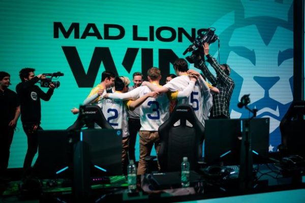 League of Legends : le mercato de mi-saison