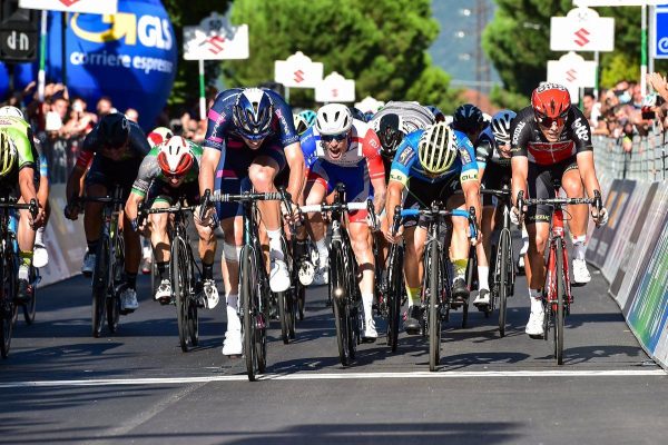 Baby Giro : le dernier sprint pour Meeus