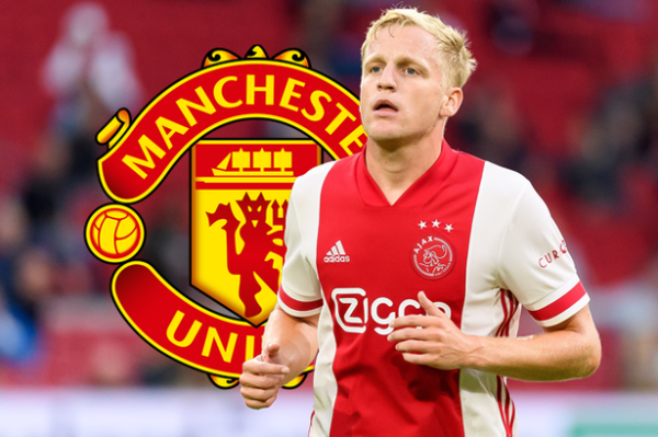 Van de Beek signe à Manchester United !