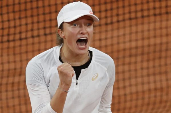 Roland-Garros (F) : Iga Swiatek première qualifiée pour la finale