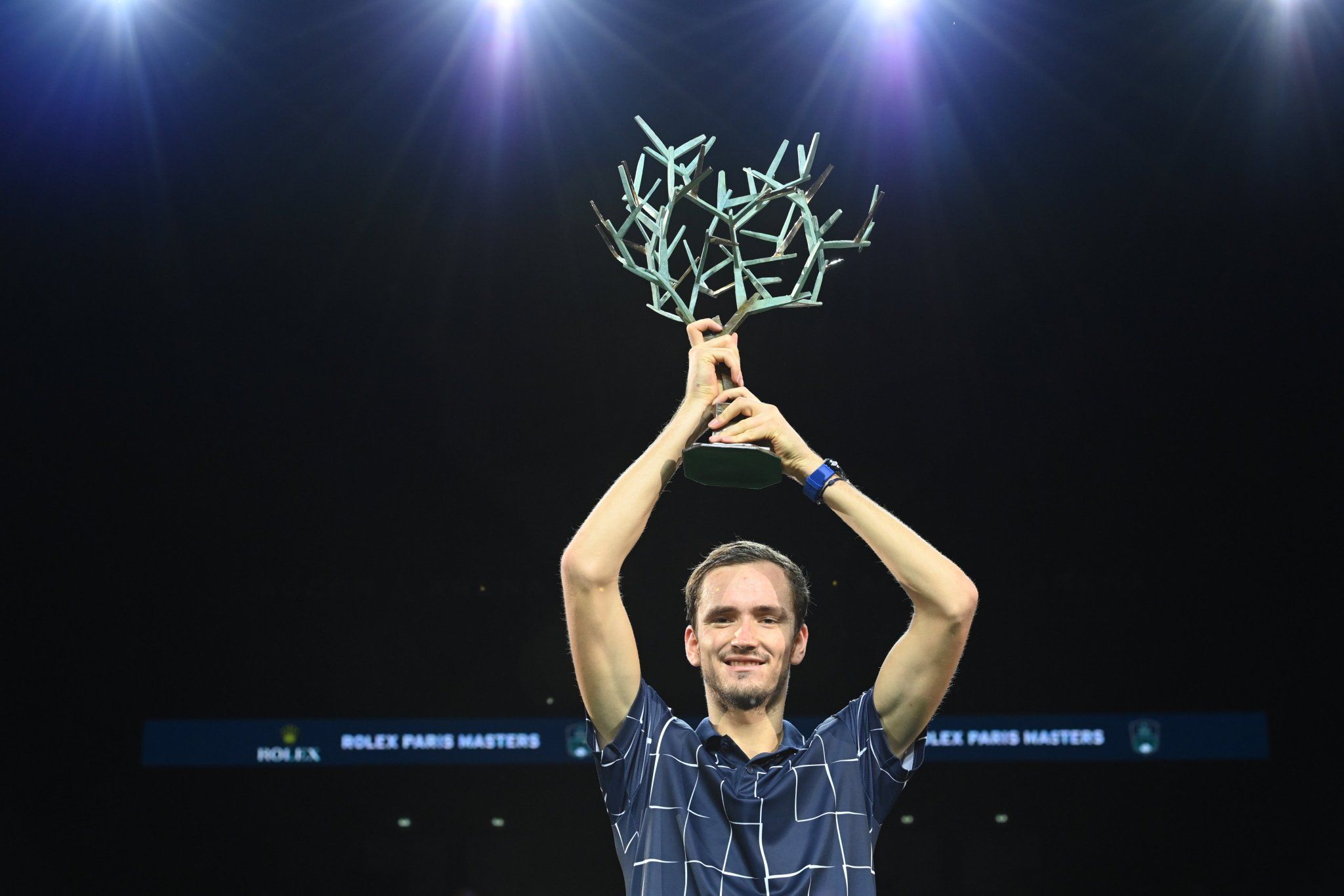 Rolex Paris Masters : Medvedev renverse Zverev et s’impose en finale