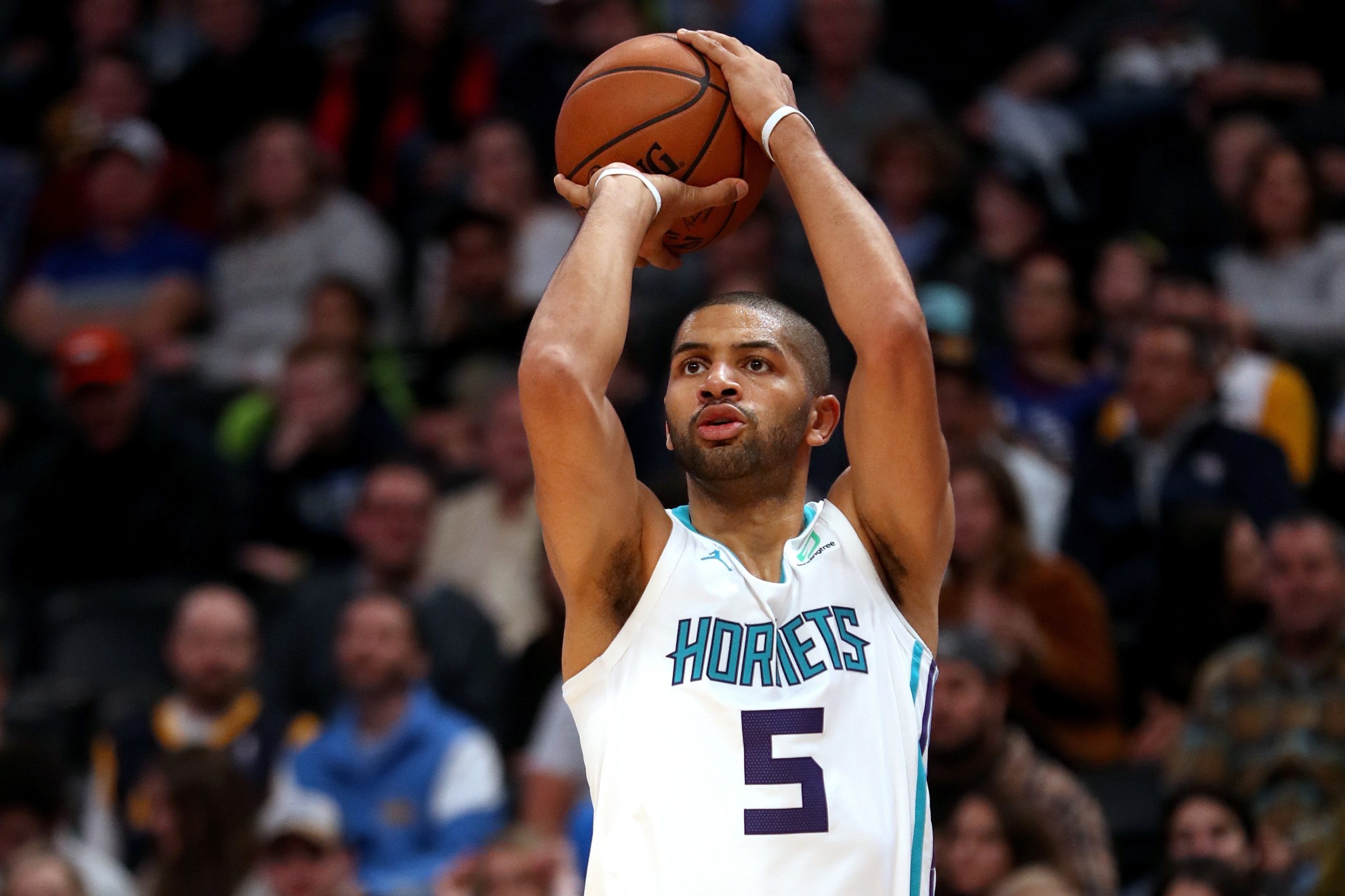 Nicolas Batum coupé par les Hornets
