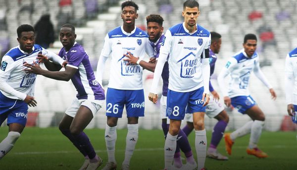 Ligue 2 – J24 : Un duel au sommet pour la 1ère place