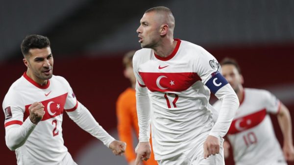 Un triplé de Yilmaz permet aux Turcs de s’imposer face aux Pays-Bas