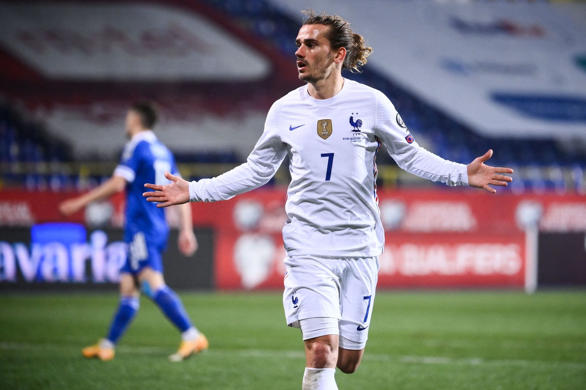 Qualifications CDM 2022 : une victoire dans la douleur pour les Bleus
