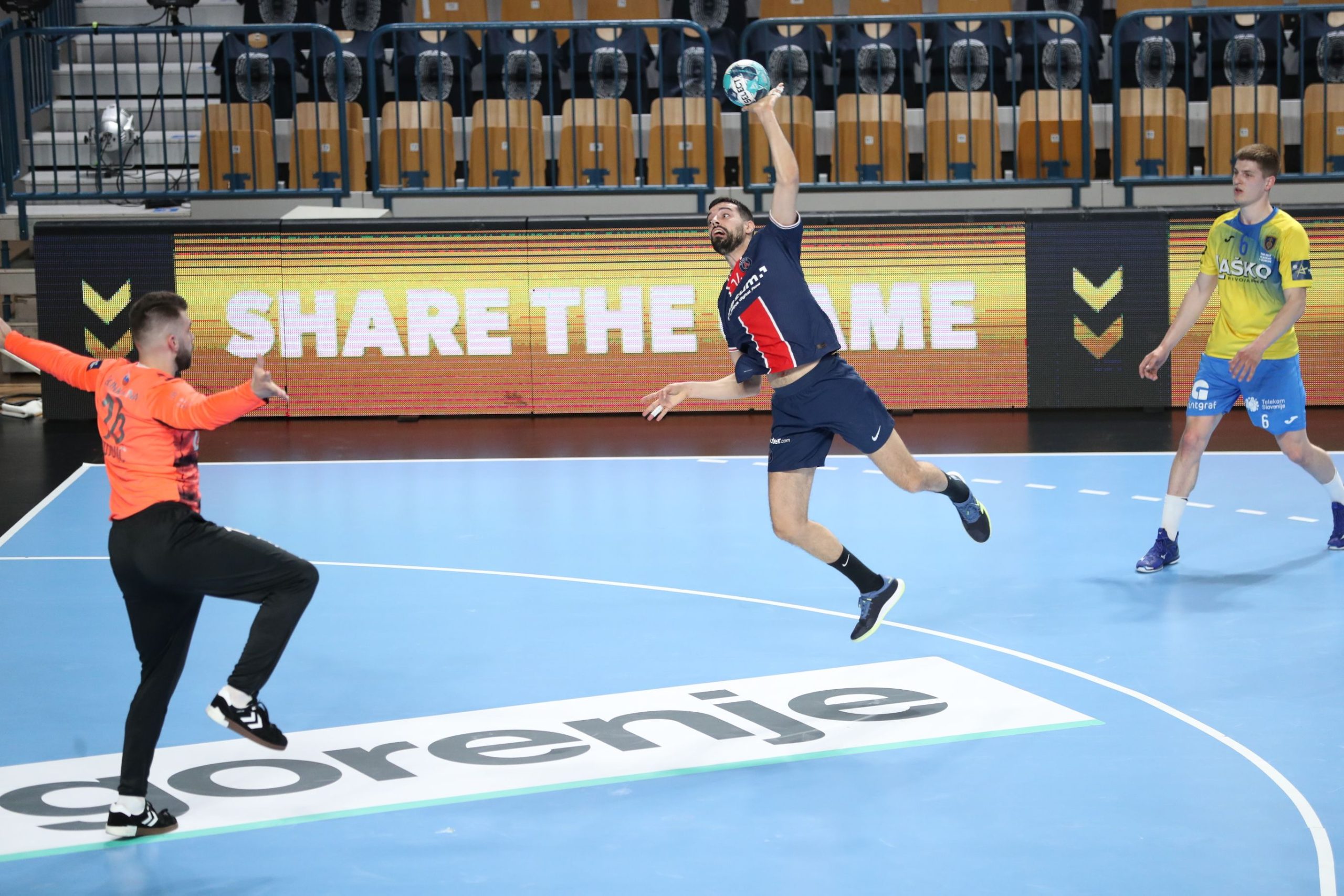 Ligue des champions : le PSG surclasse Celje en 8e de finale aller (24-37)