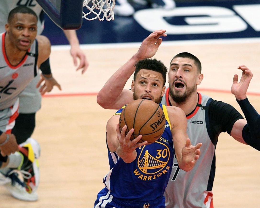 Les Warriors laissent filer la victoire à Washington