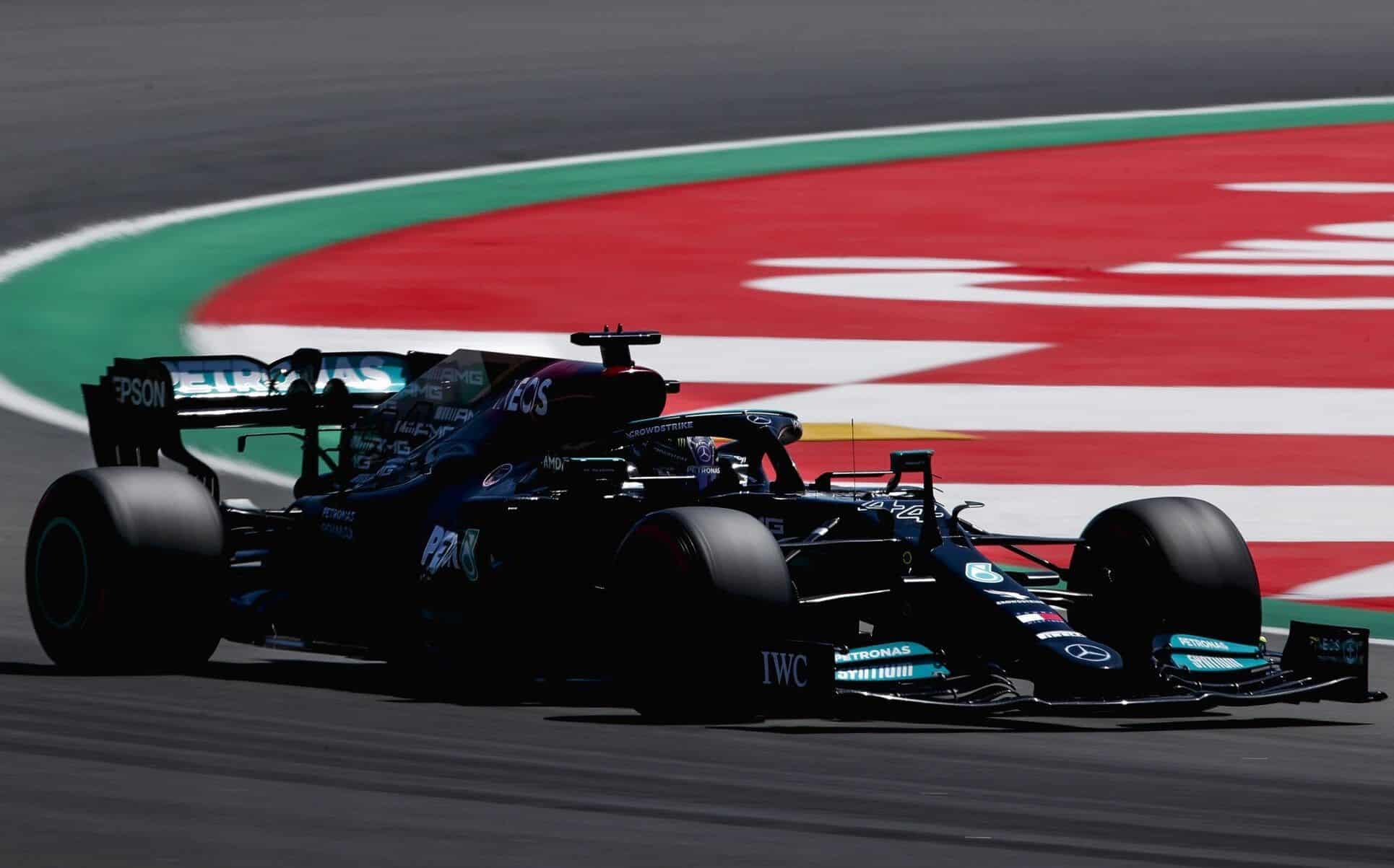 Hamilton victorieux devant Verstappen à Barcelone