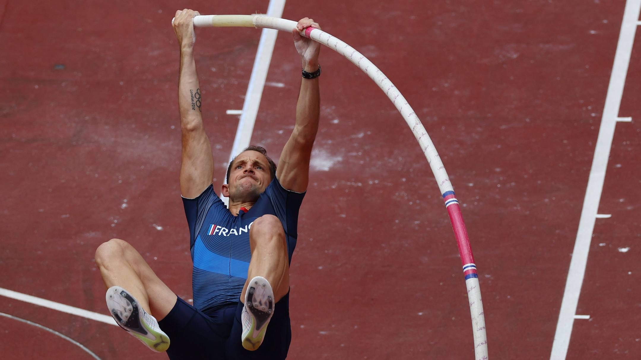 JO – Athlétisme : Lavillenie au courage, Robert-Michon déjà éliminée