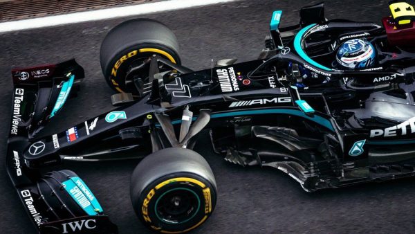 Formule 1 : Hamilton plus rapide en Turquie, Bottas s’élancera en tête