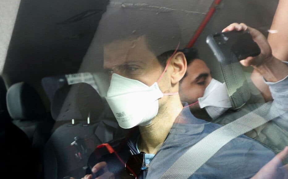 Novak Djokovic est expulsé et privé de l’Open d’Australie