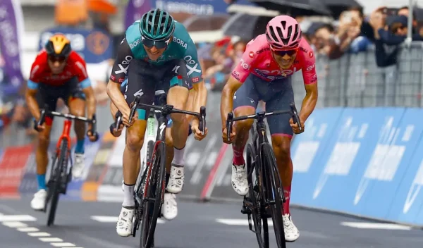 Giro d’Italia : Carapaz et Hindley, qui remportera la dernière bataille ?