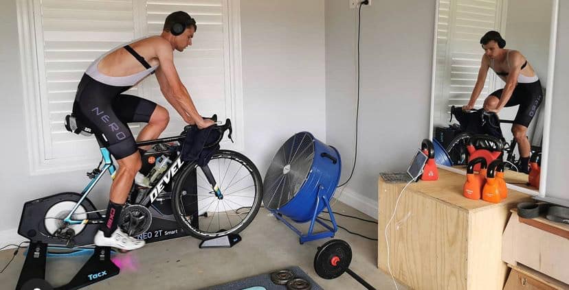 Jay Vine en 2020 sur Zwift