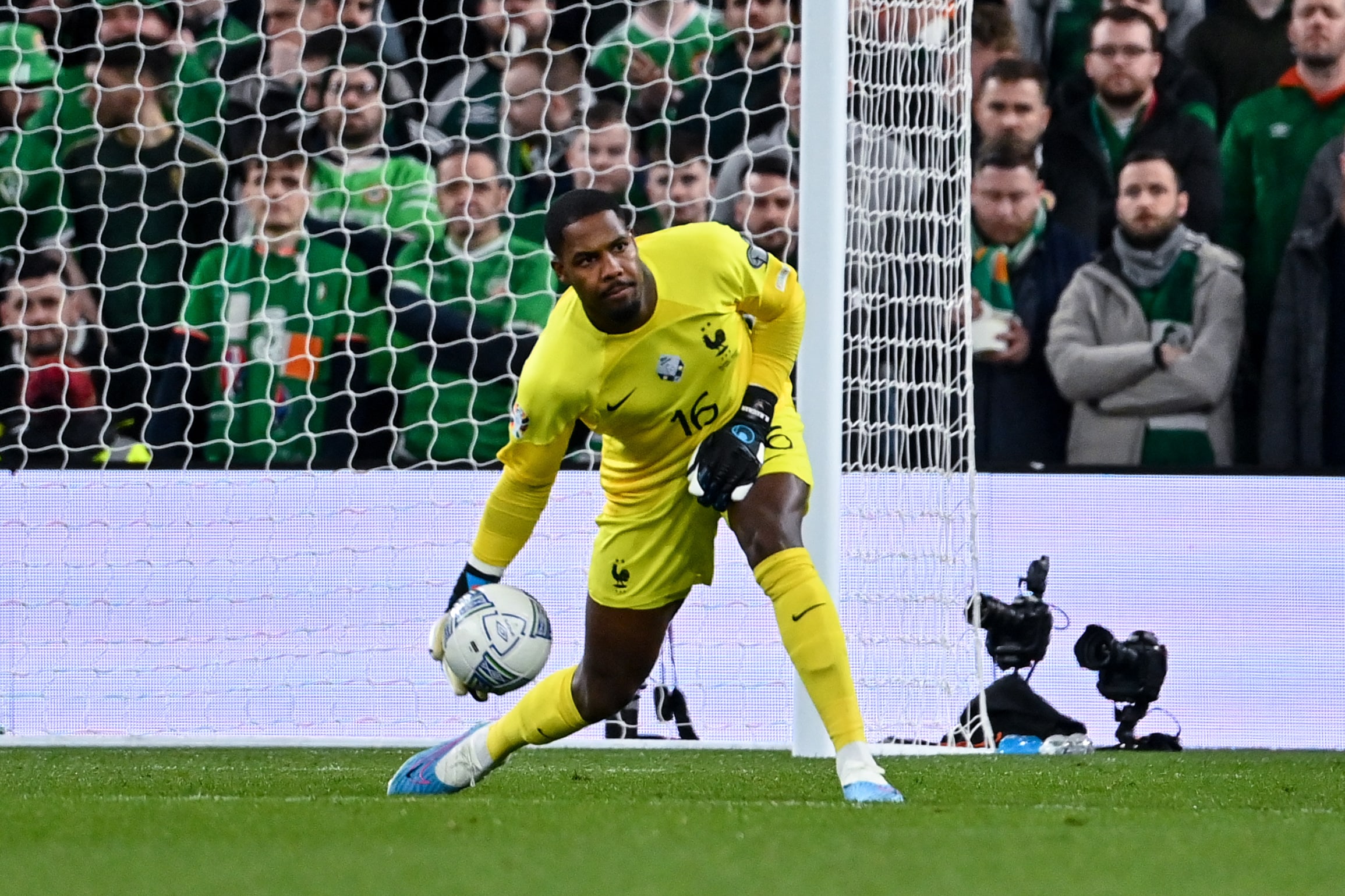 Équipe de France : Mike Maignan enflamme la toile !