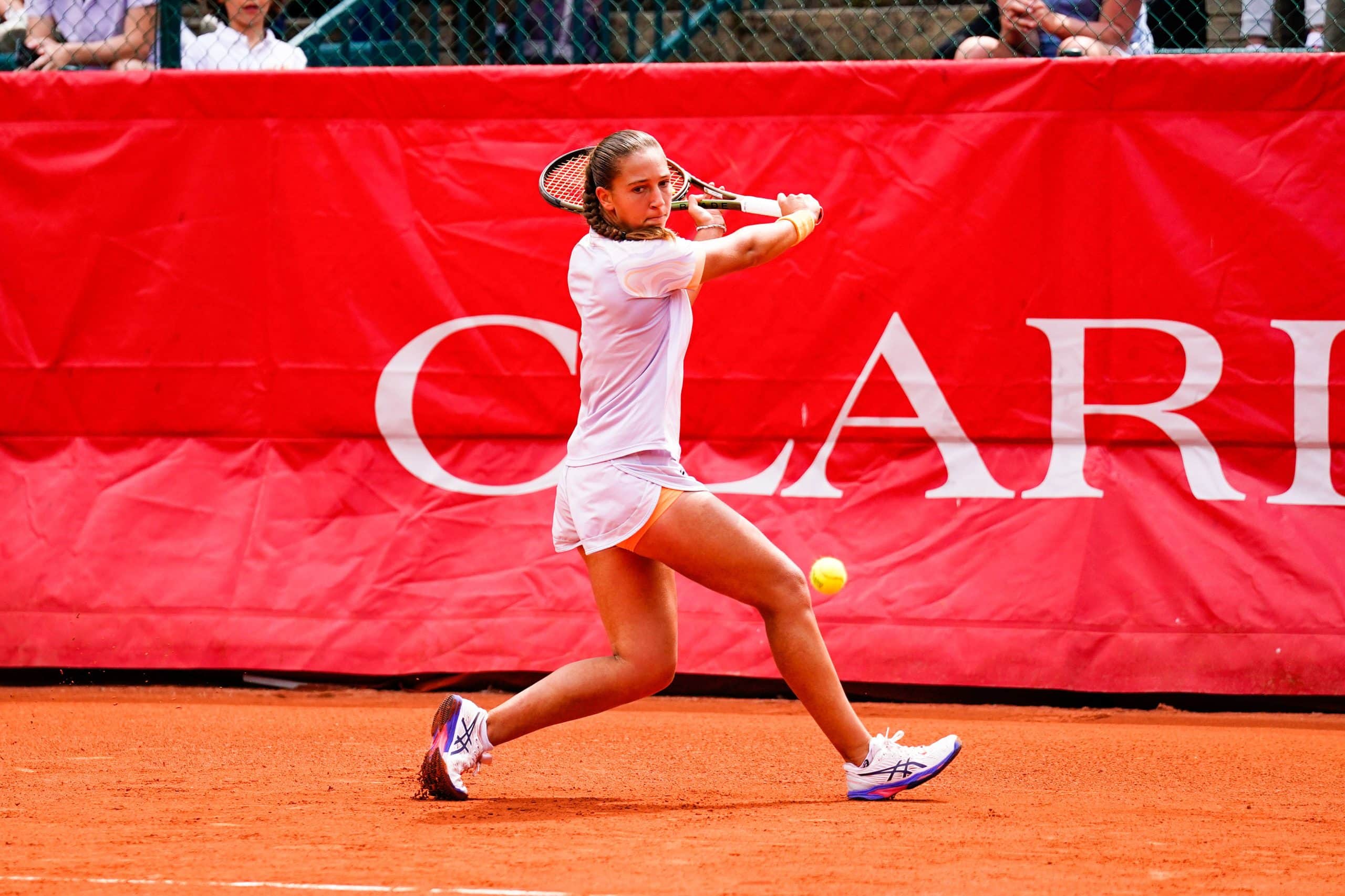 Diane Parry : classement, âge, statistiques de carrière de la prodige du tennis et de la prétendante à Roland Garros