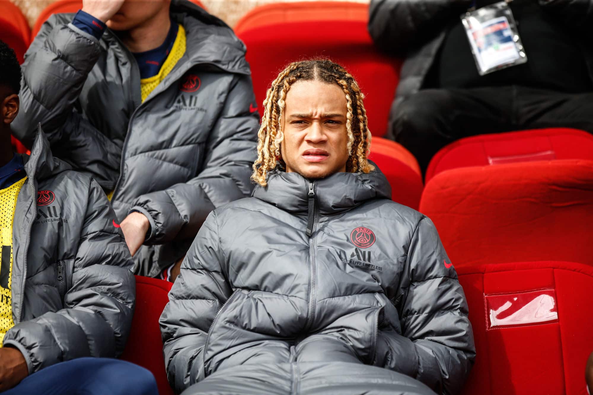 Mercato PSG : le choix fort de Xavi Simons pour son avenir !