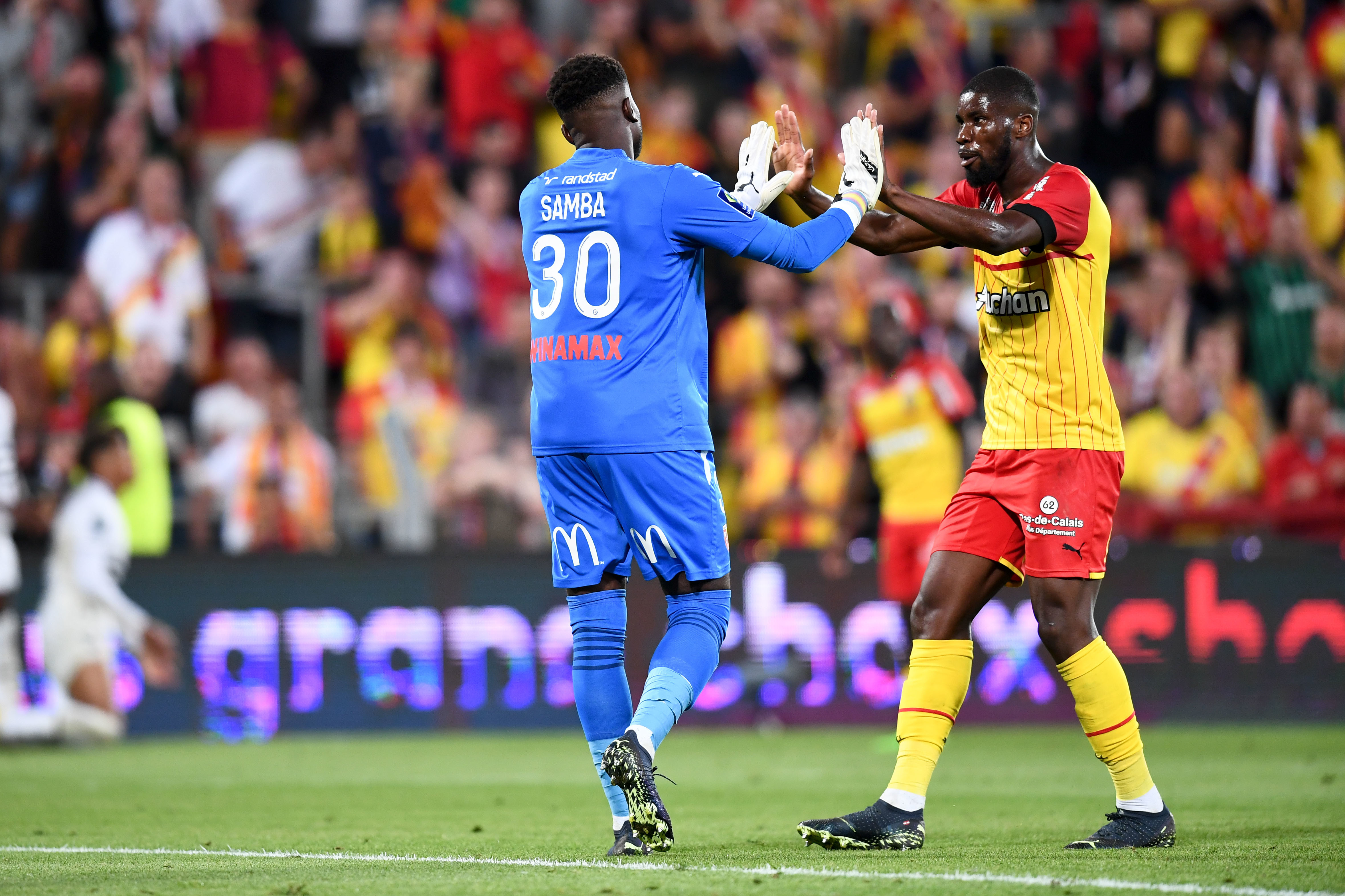 Mercato RC Lens : suivi par d’autres clubs, un cadre prolonge