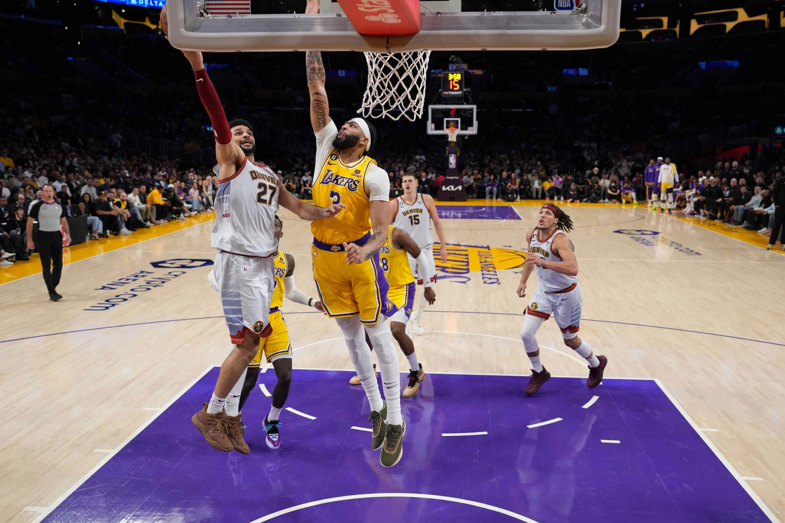 Anthony Davis prolonge trois ans chez les Lakers avec la plus grosse moyenne annuelle de l’histoire