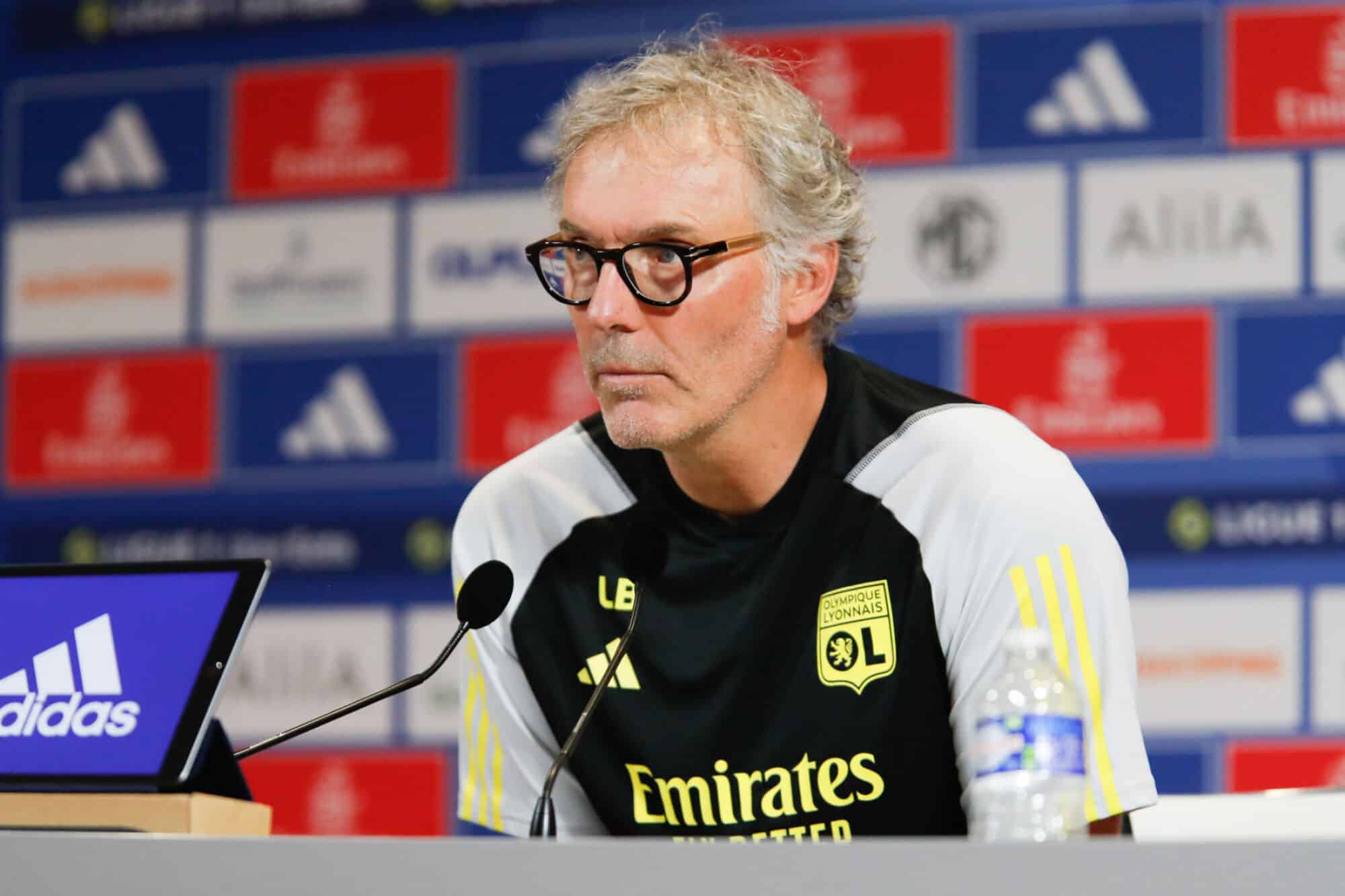 Mercato OL : John Textor prêt à faire un sale coup à Laurent Blanc !