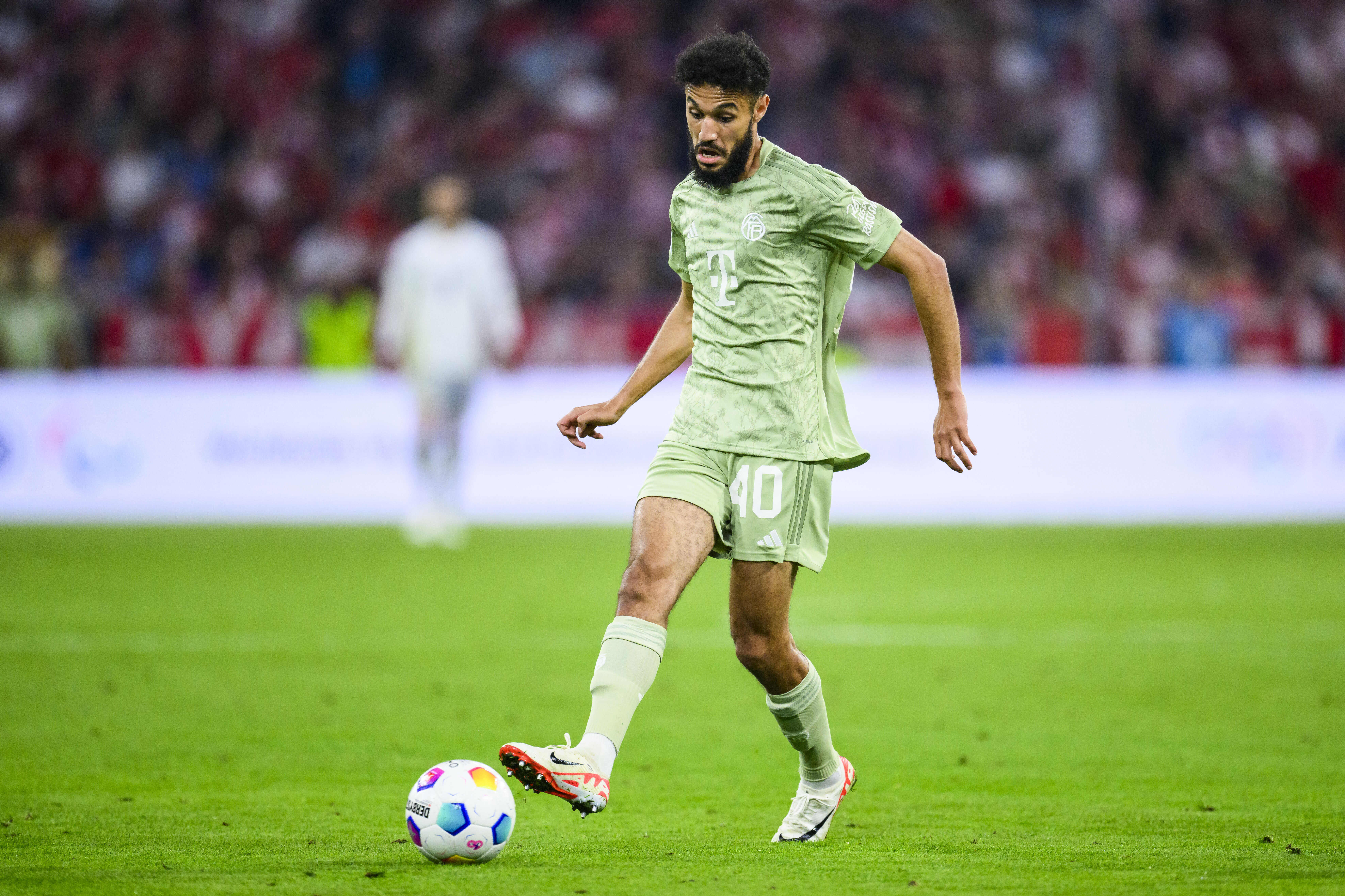 Bundesliga : Noussair Mazraoui va devoir se battre selon Tuchel