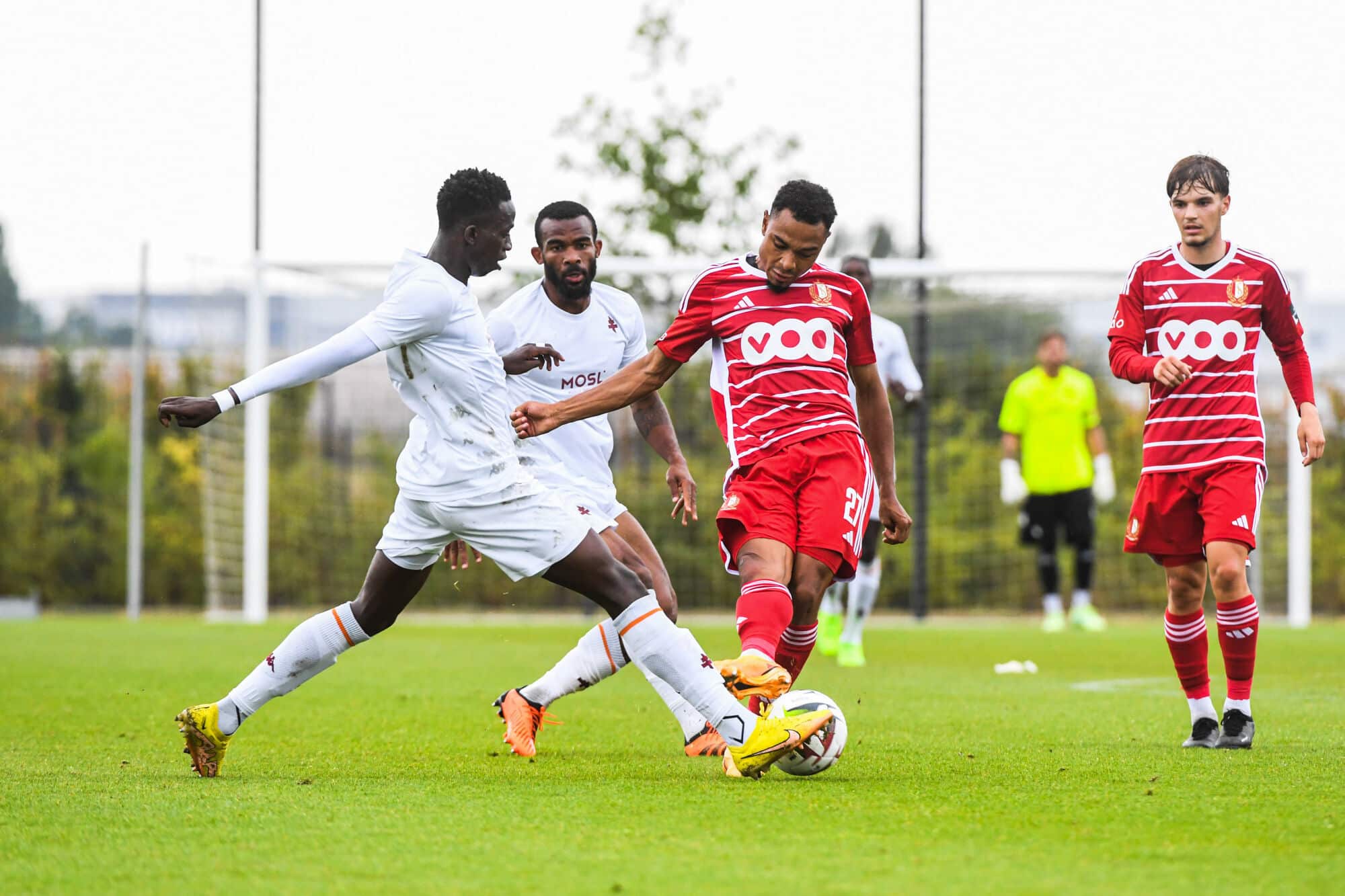 Mercato VAFC : un défenseur et un milieu arrivent de l’étranger (Officiel)