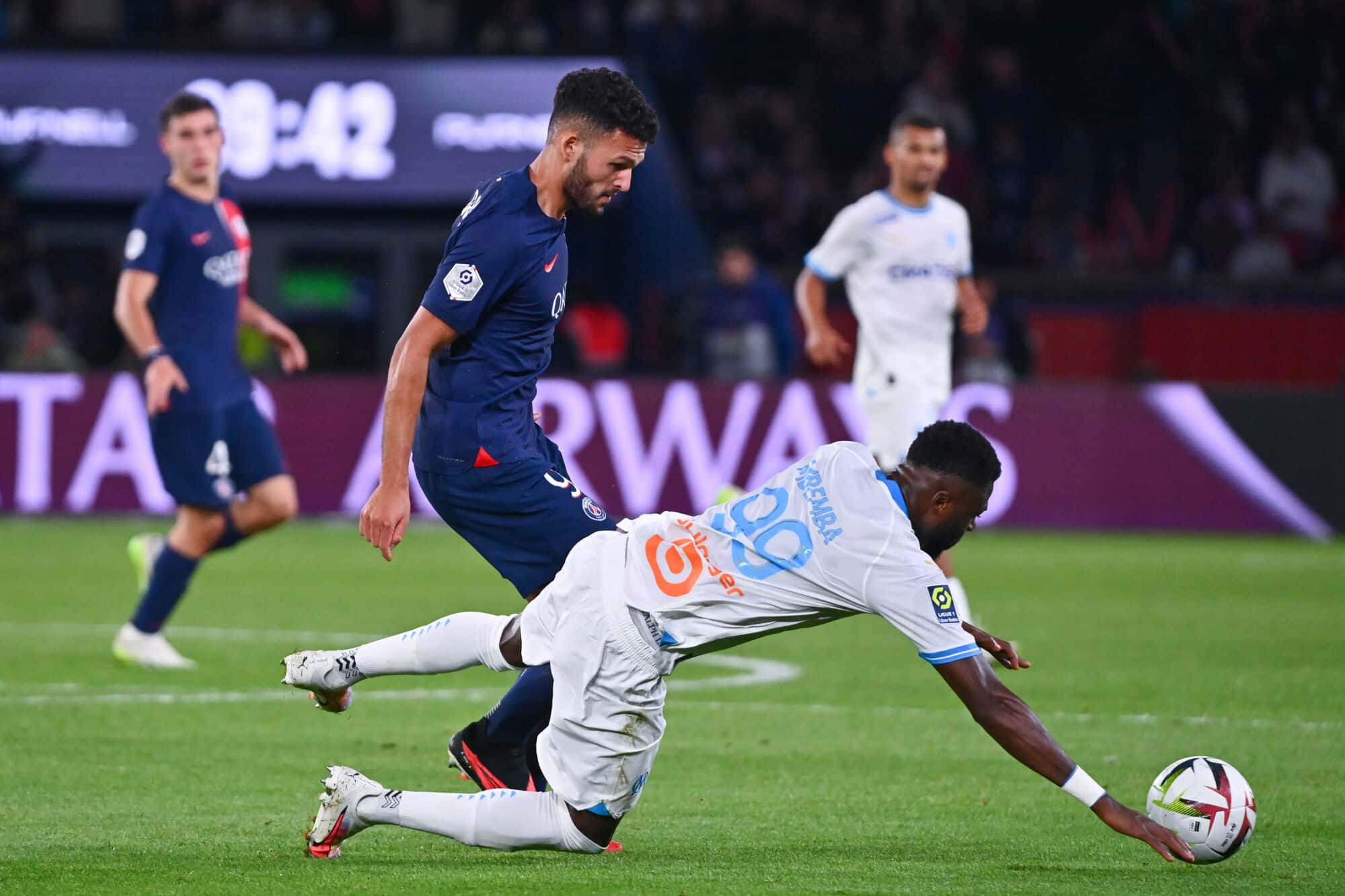 OM : “Le PSG était-il trop fort ? Non, non”, assure Mbemba après le Classico