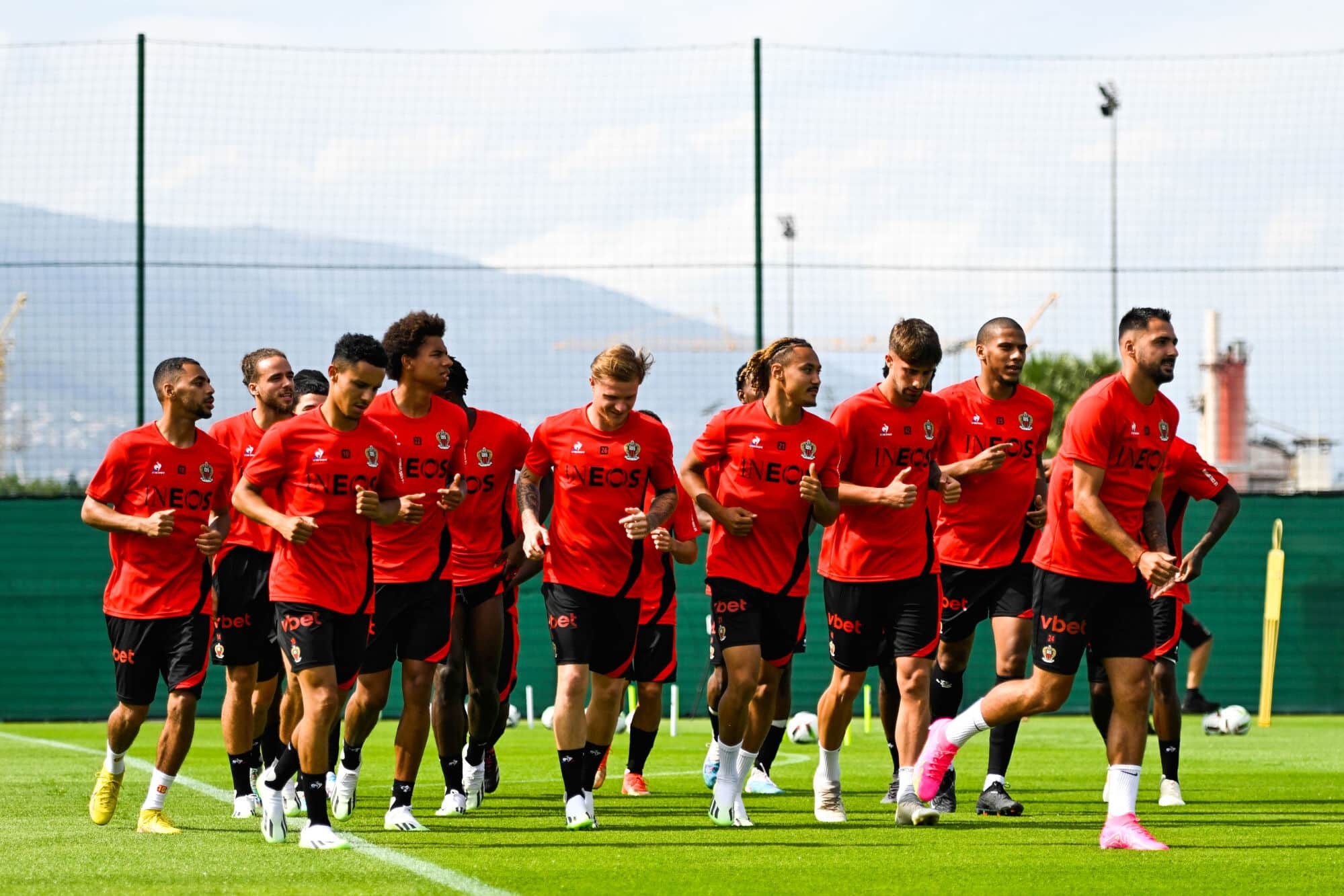 OGC Nice : un joueur menace de sauter d’un viaduc, les secours en action