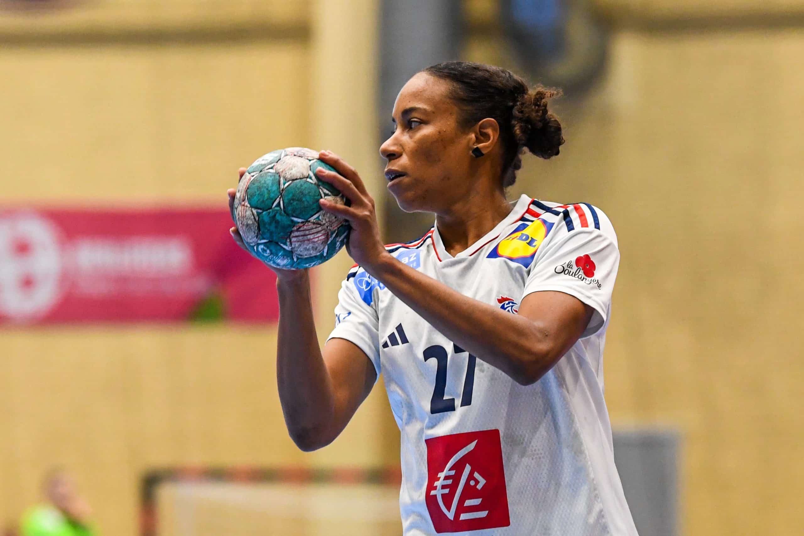 Handball : Estelle Nze Minko pourrait faire une pause avec les Bleues