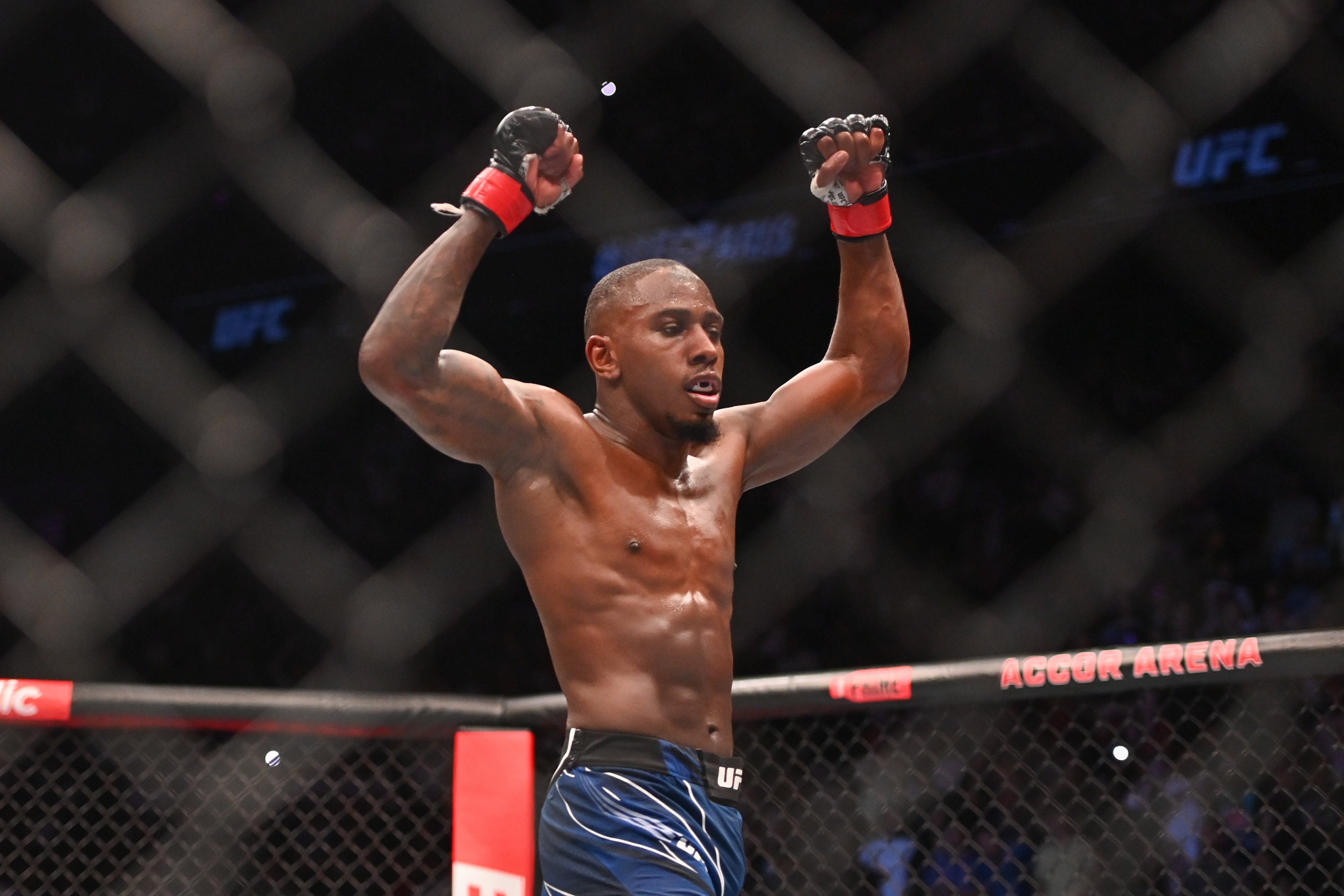 MMA : Taylor Lapilus vs Farid Basharat , c’est officiel !