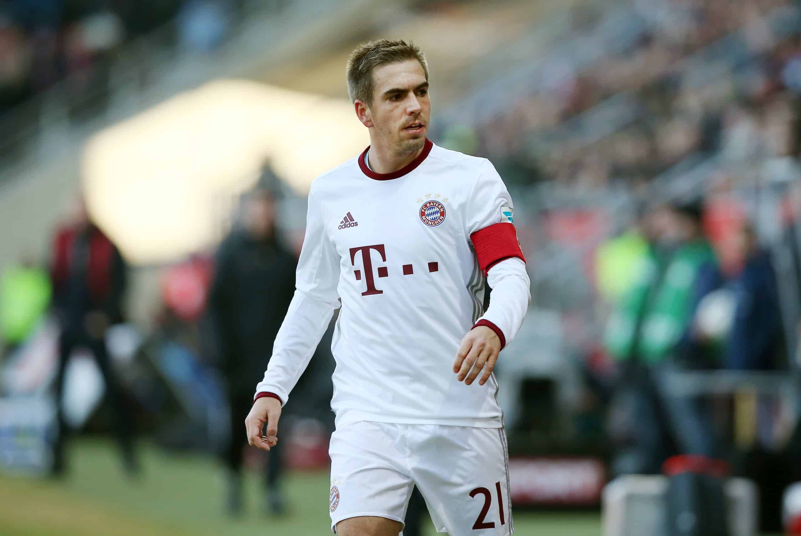 Top 10 des meilleurs latéraux droits de ces 30 dernières années