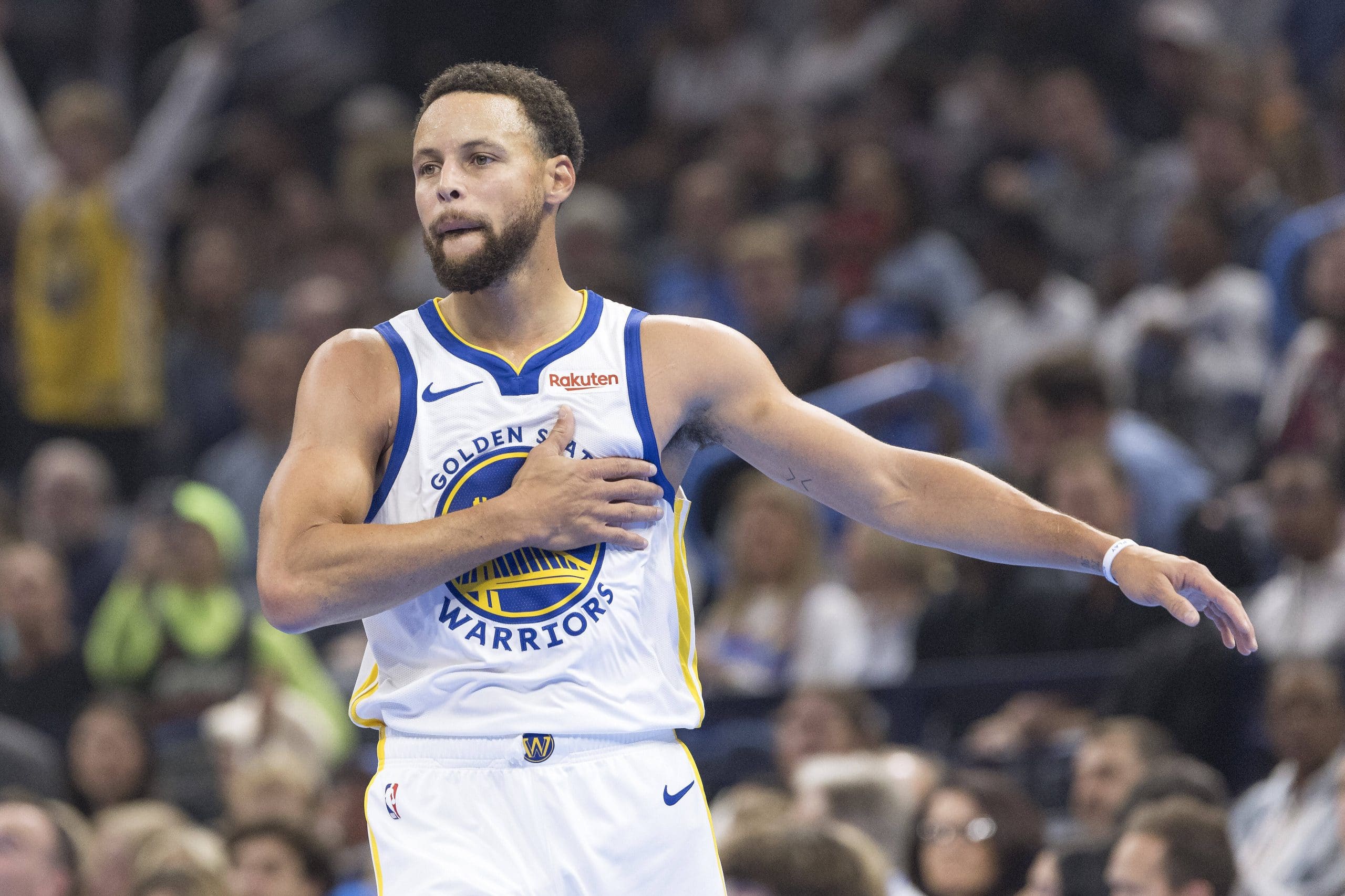NBA : Stephen Curry rentre un peu plus dans la légende du Basket-Ball