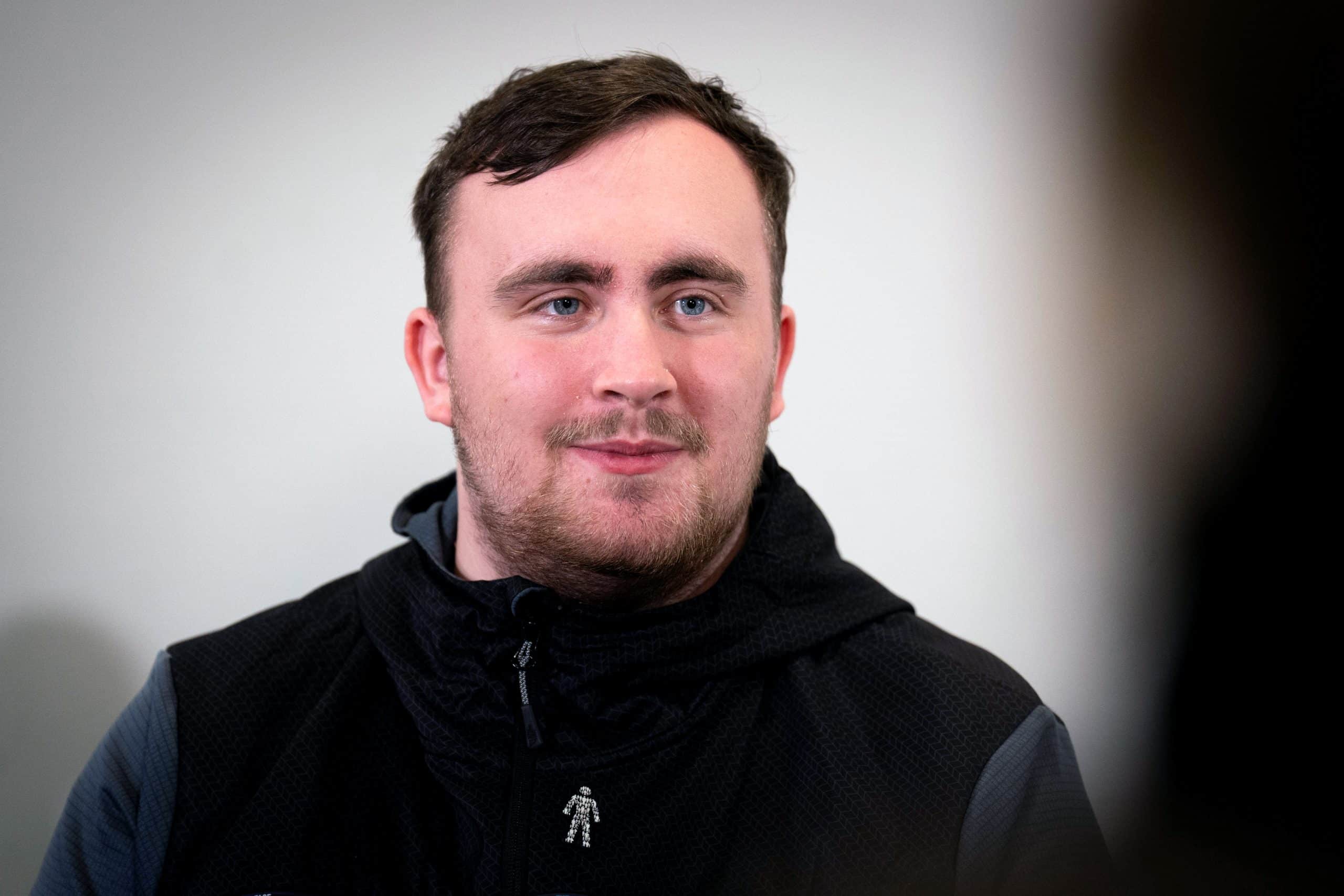 Luke Littler : “Je ne m’entraîne qu’une demi-heure par jour parce qu’au-delà, ça m’ennuie”