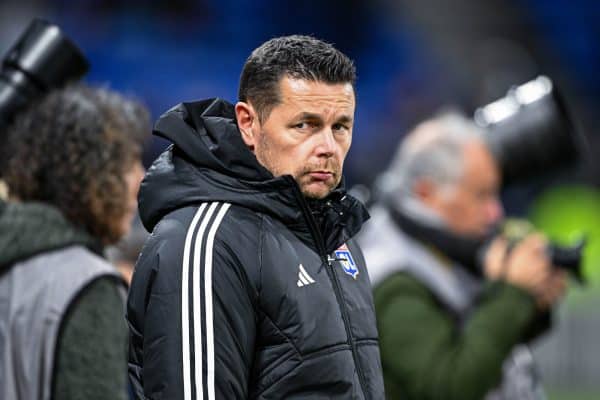 OL : Pierre Sage écarte trois joueurs de son groupe