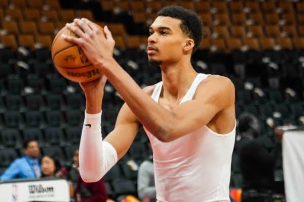 NBA : un Victor Wembanyama de nouveau historique contre LeBron James