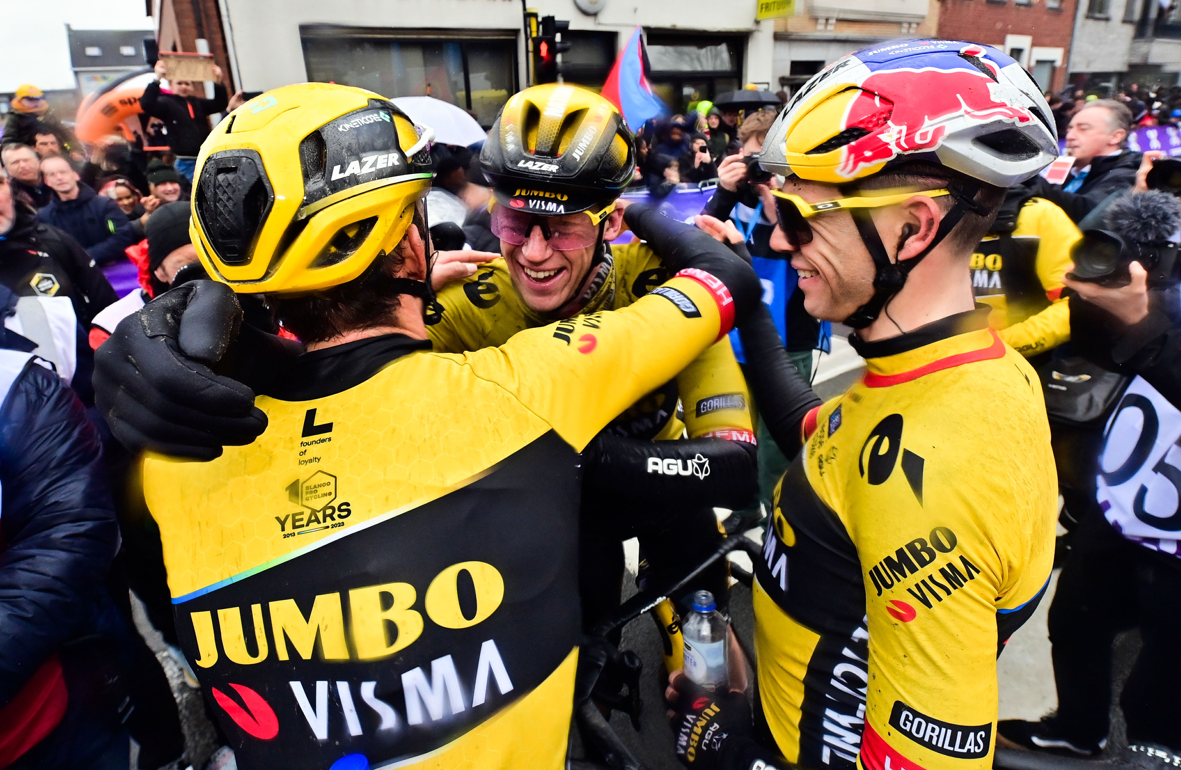 Tour des Flandres 2024 : Coup dur pour la Visma-Lease a Bike, un lieutenant de Van Aert déclare forfait