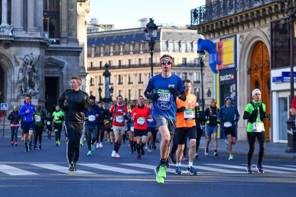 Comment suivre un coureur en direct sur le Marathon de Paris 2024 ?