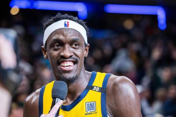 Playoffs : Les Bucks inexistants sans Giannis, les fans quittent le stade !