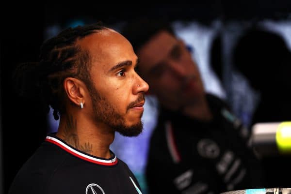 F1 : Lewis Hamilton accuse la FIA de l’avoir volé
