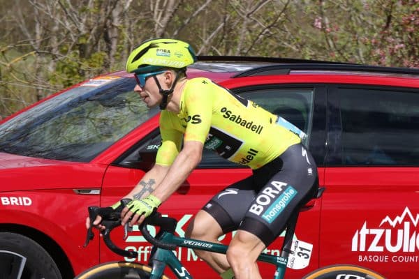 Tour du Pays basque : course neutralisée après une grosse chute ! Evenepoel, Roglic et Vingegaard sérieusement touchés !