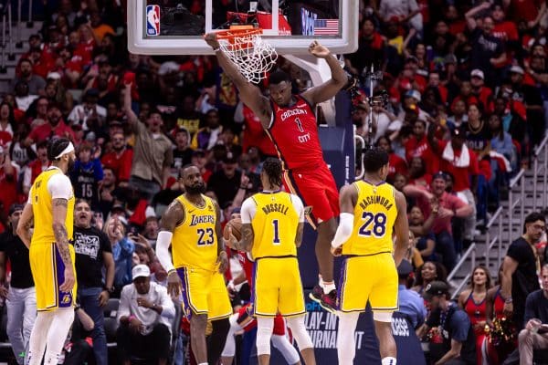 NBA : Le contre sensationnel de Zion Williamson sur LeBron James ! (Vidéo)