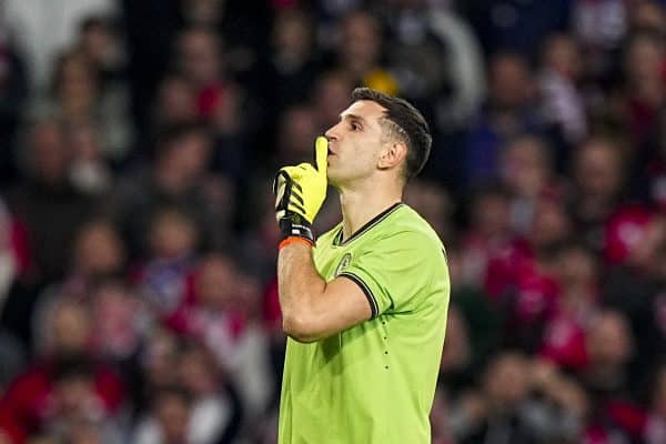 Lille- Aston Villa : La sortie très musclée de Ludovic Obraniak sur Emiliano Martinez