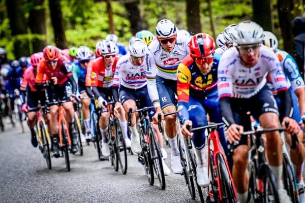 Liège – Bastogne Liège 2024 : un pétard, 30km en solo… Revivez le nouveau numéro de Tadej Pogacar ! (Vidéo)