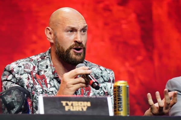 Boxe : “Son pays est en guerre donc…”, Fury fait scandale après sa défaite face à Usyk