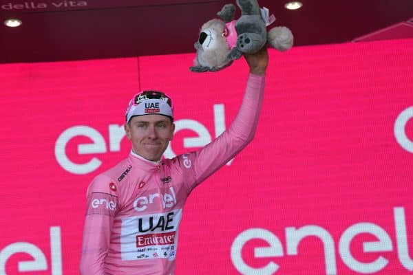 Giro 2024 : l’UCI menace d’expulser Tadej Pogačar